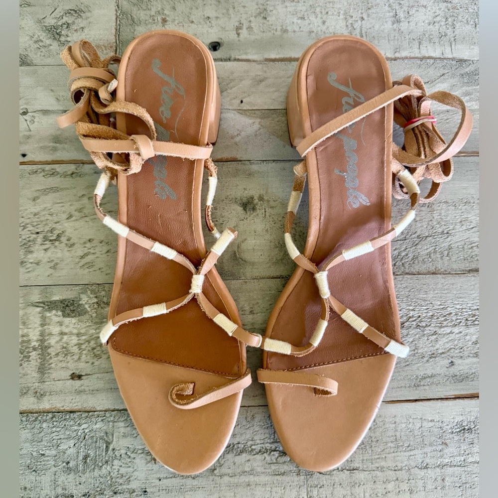 NWOB Free People Lace-up Sandals 39